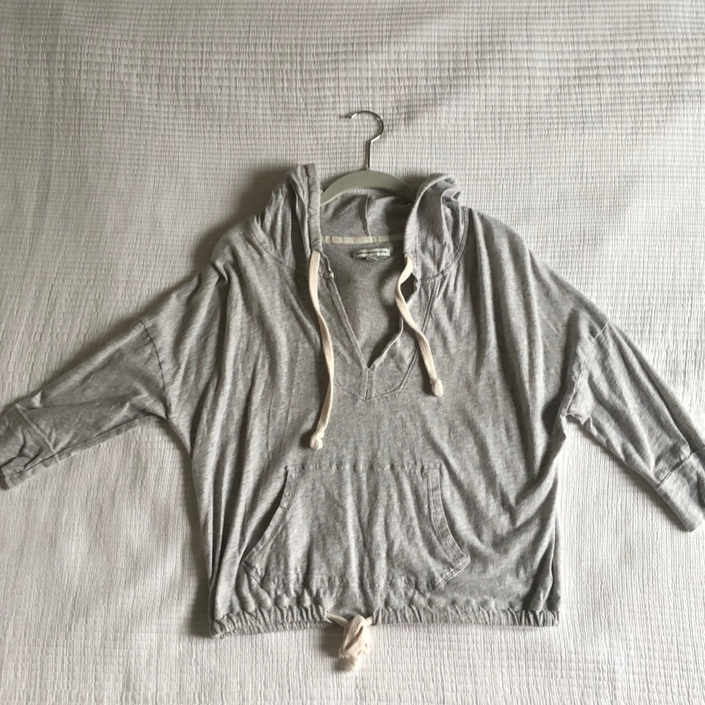 AEO Light Gray Short-Sleeve Hoodie